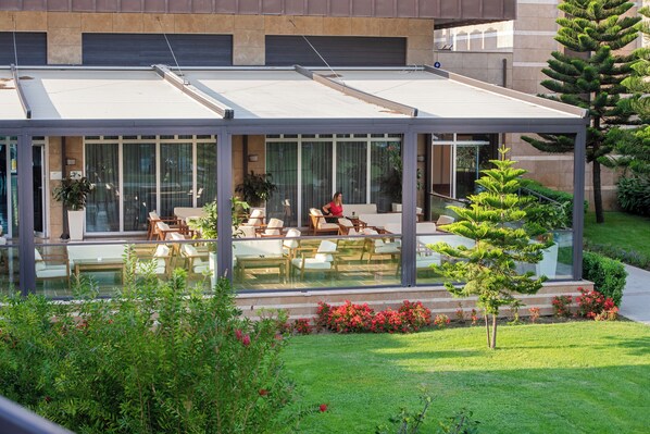 Coin salon dans le hall