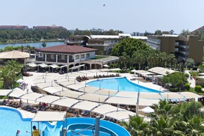 Indoor pool, 8 outdoor pools, pool loungers
