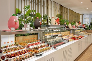 3 restaurants; breakfast, lunch and dinner served  - Marvida Family Eco - Ultra All Inclusive & Kids Concept (Manavgat)