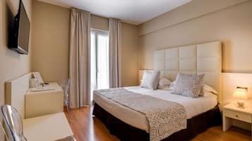 Minibar, in-room safe, individually decorated, individually furnished