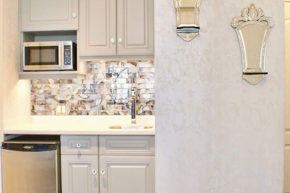 luxury suite | living area | lcd tv