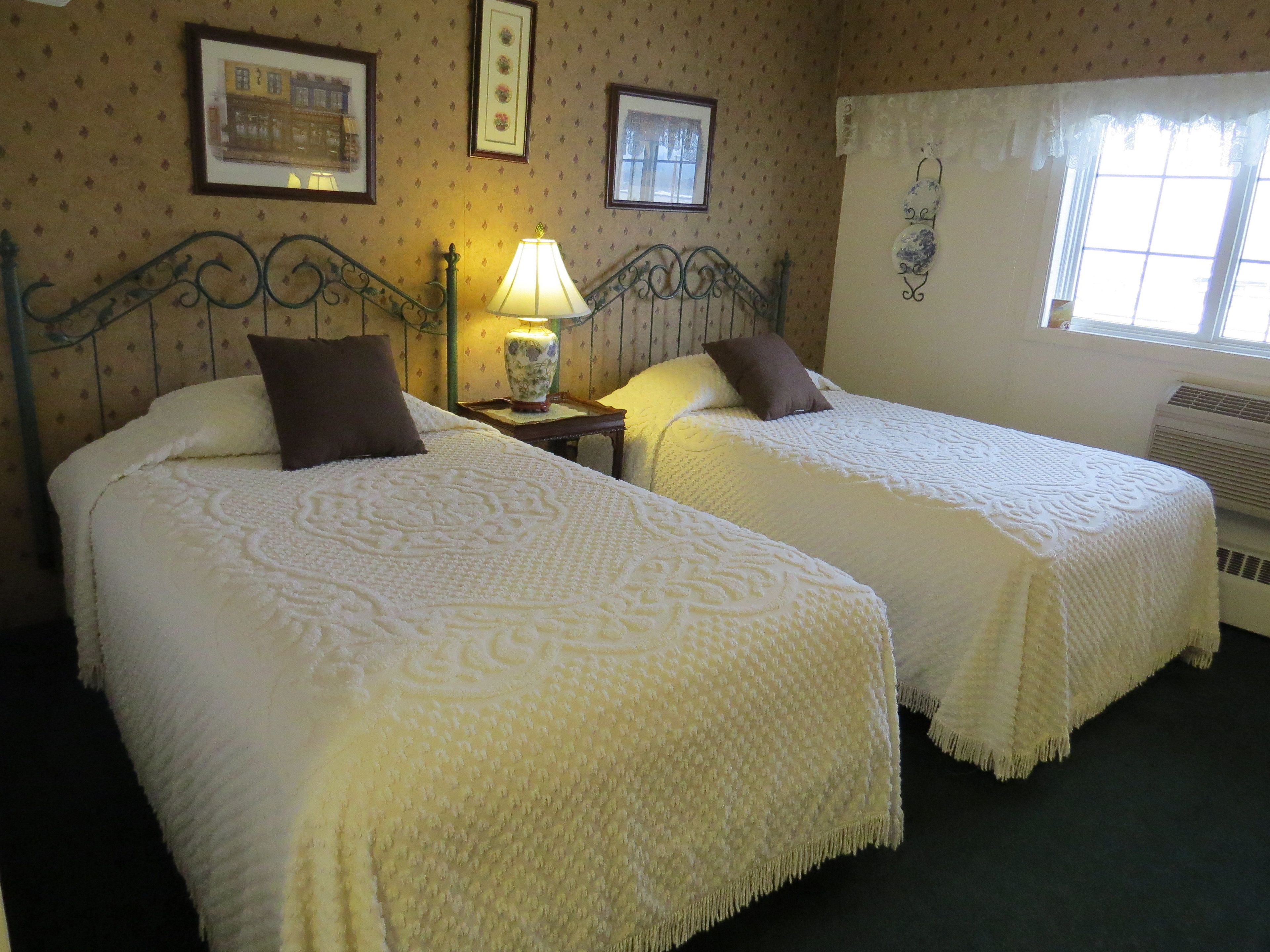 standard double or twin room | 1 bedroom, desk, iron/ironing board, free wifi