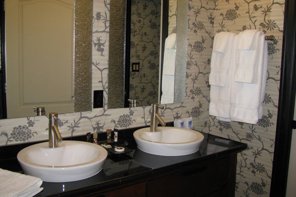 executive suite | bathroom sink