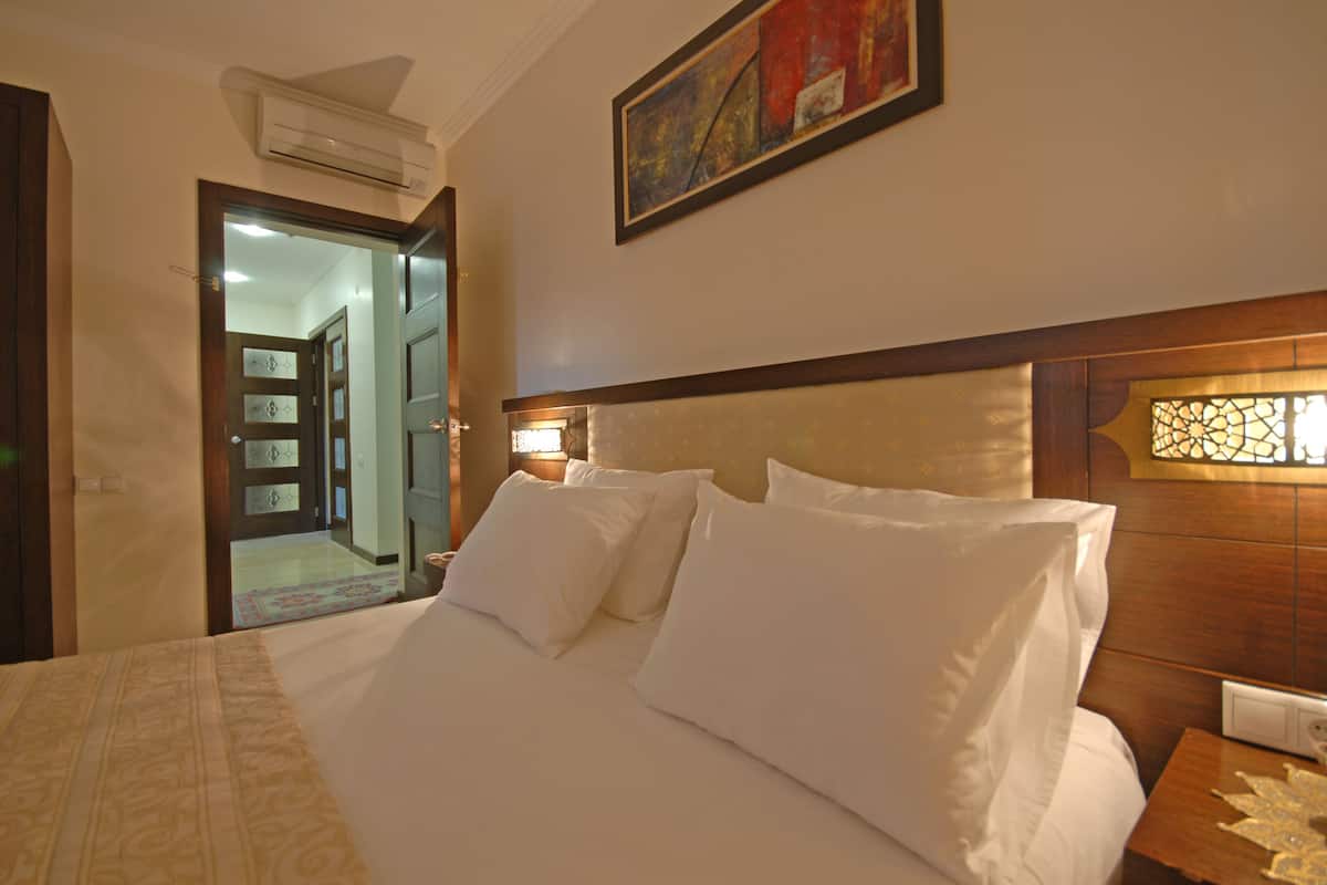 Villa | Free minibar, in-room safe, desk, blackout curtains