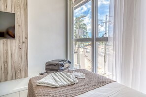 Premium City View | Minibar, free WiFi, bed sheets, wheelchair access