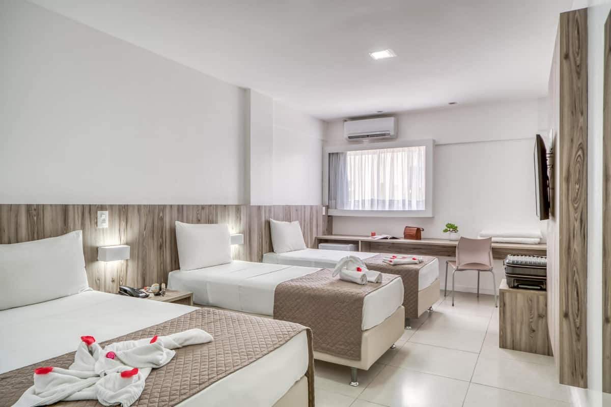 Minibar, free WiFi, bed sheets