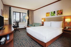 Room, 1 Queen Bed | Premium bedding, in-room safe, free cots/infant beds, free WiFi