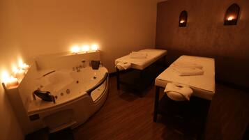 Sauna seca, banheira de hidromassagem, sauna a vapor, banho turco/hammam