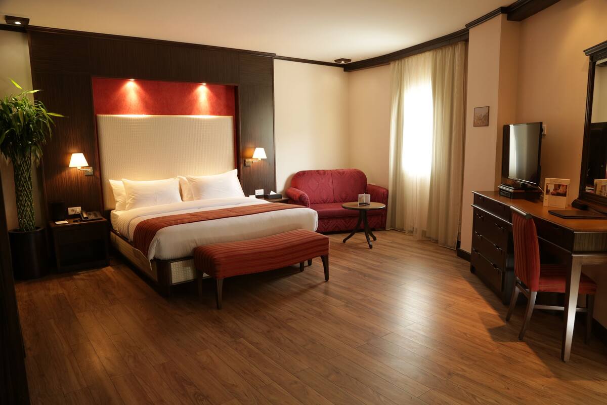 Egyptian cotton sheets, premium bedding, down comforters, pillowtop beds