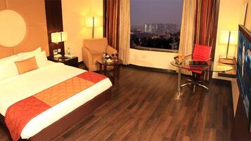 Premium Room | Premium bedding, minibar, in-room safe, desk