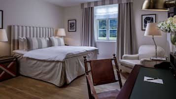 Coffres-forts dans les chambres, bureau, rideaux occultants