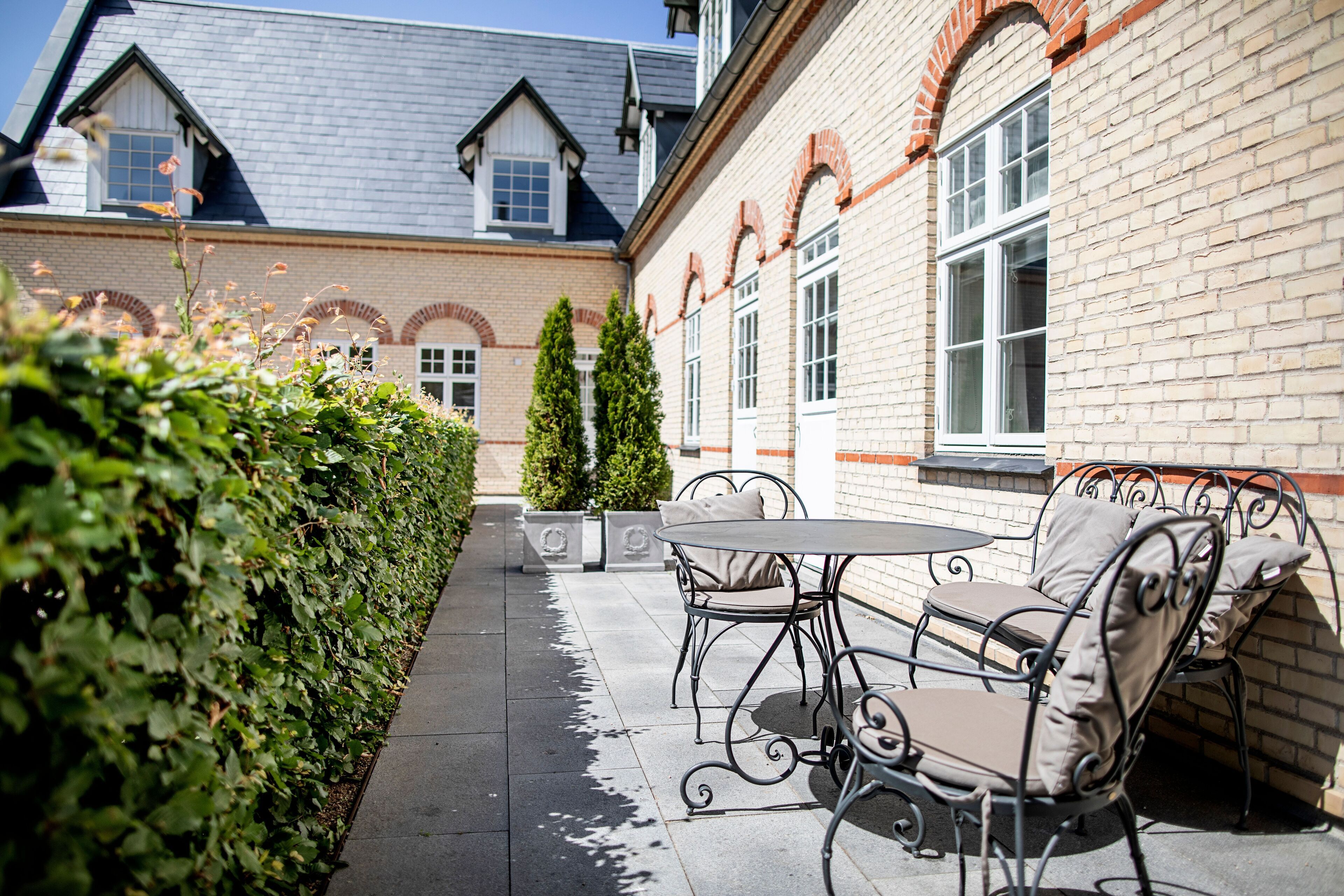 Superior Double Room, 1 King Bed, Terrace, Annex Building | In-room safe, desk, blackout drapes, soundproofing