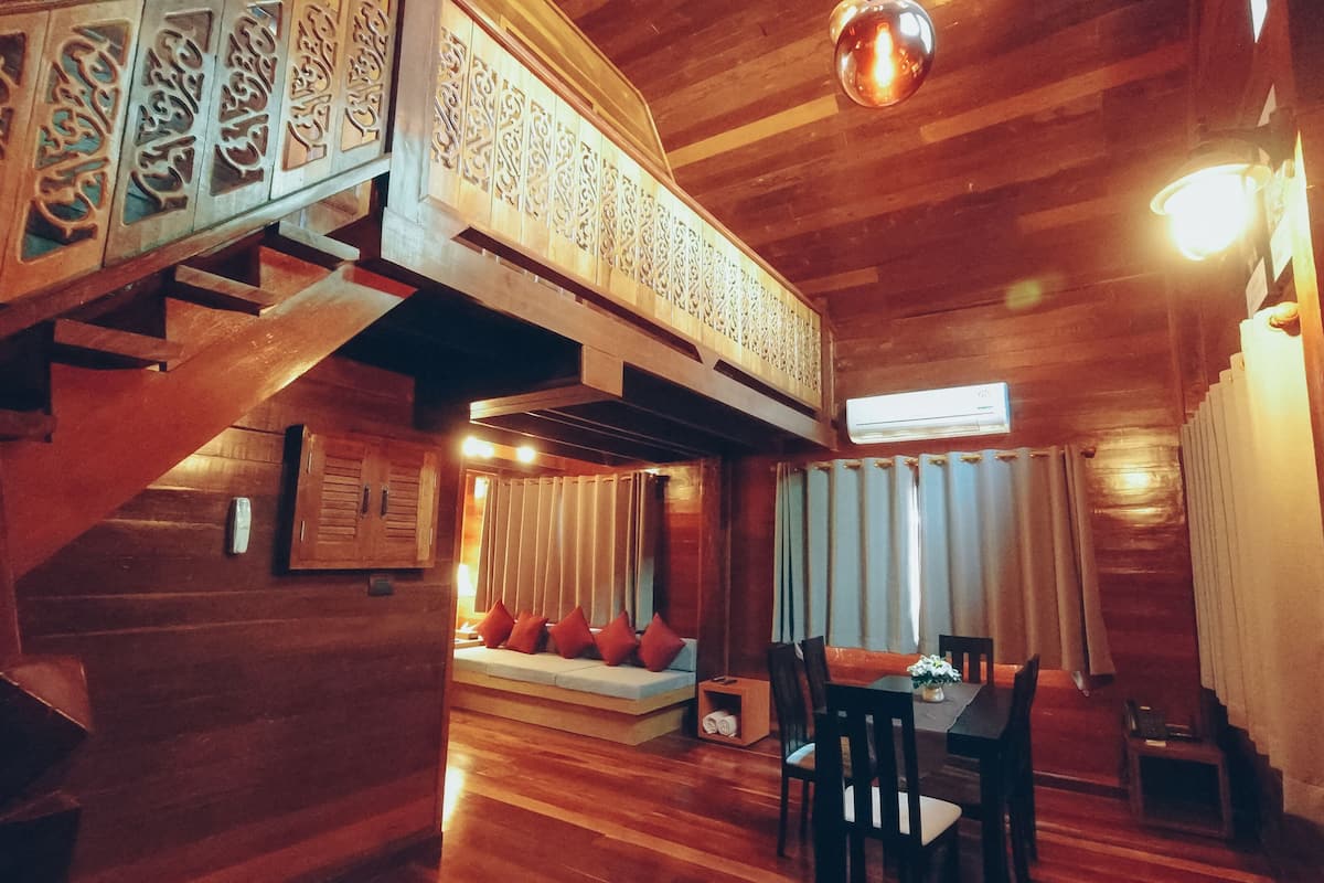 family villa | living room | 32-inch lcd tv with satellite channels, tv