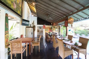Reception - Aqua Octaviana Bali Villa (Kerobokan)