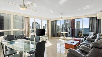 Superior Apartment, 3 Bedrooms, Accessible, Ocean View | Living area