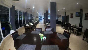 Breakfast, lunch, dinner served; Asian cuisine, ocean views