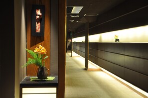 Hallway - Hotel Ichiei (Osaka)