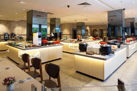 Hotel Miramar Singapore - Image 23