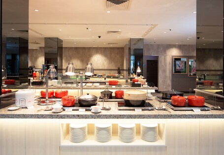Hotel Miramar Singapore - Image 4