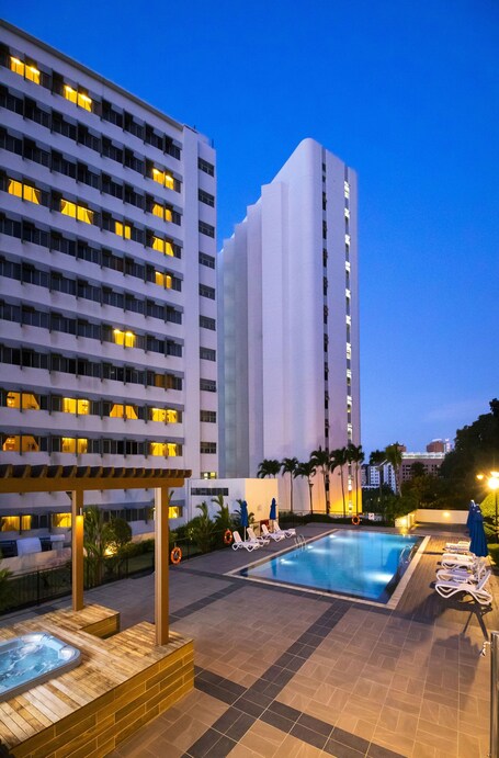 Hotel Miramar Singapore - Image 1