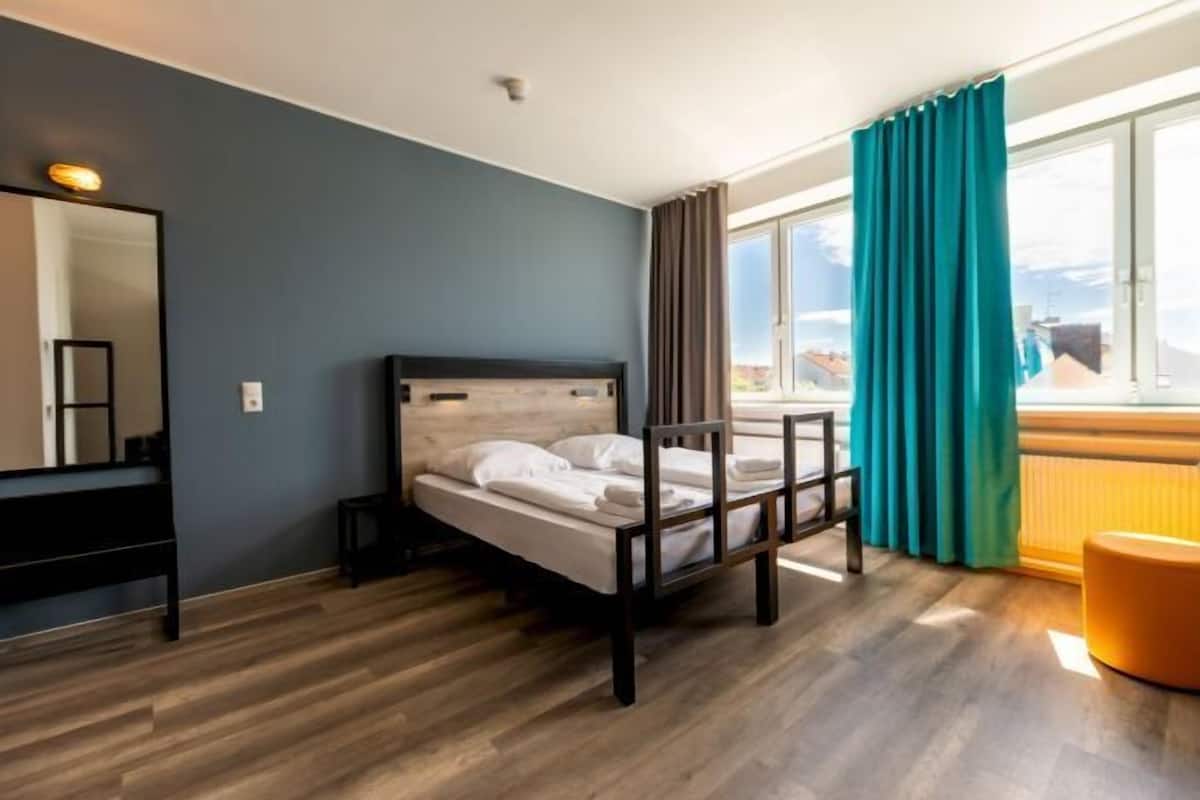 In-room safe, iron/ironing board, bed sheets