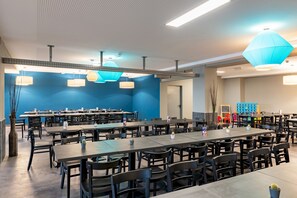 Daily buffet breakfast (EUR 11.90 per person)