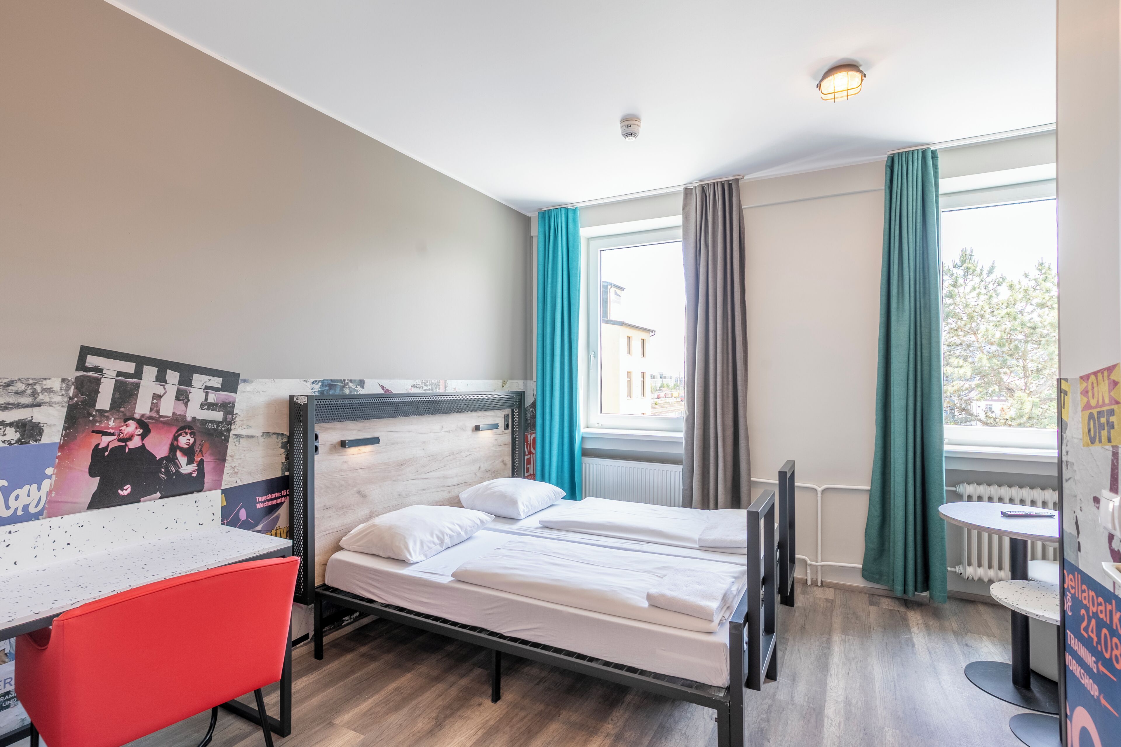 Habitación con 2 camas individuales (Plus) | Caja fuerte, tabla de planchar con plancha, ropa de cama