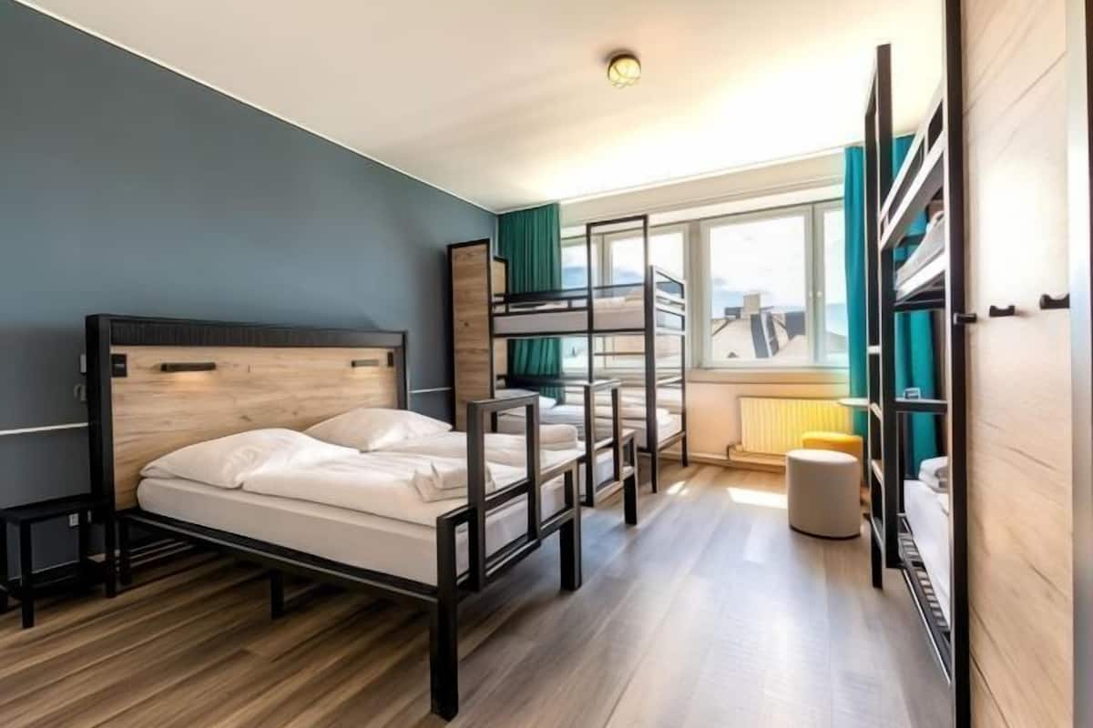 In-room safe, iron/ironing board, bed sheets