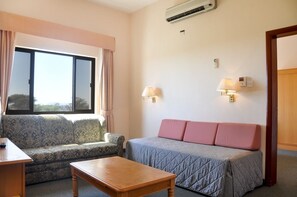 Suite | Ruang keluarga | TV