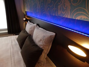 Kamar Double Standar | Brankas, meja kerja, dan tempat tidur bayi (biaya tambahan)