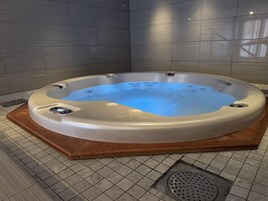 Una piscina techada