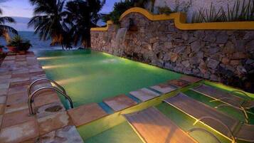 Indoor pool, sun loungers