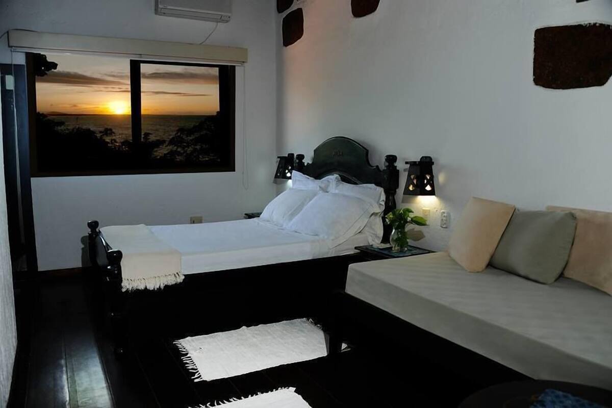 Deluxe Room | Minibar, blackout drapes, WiFi (free)