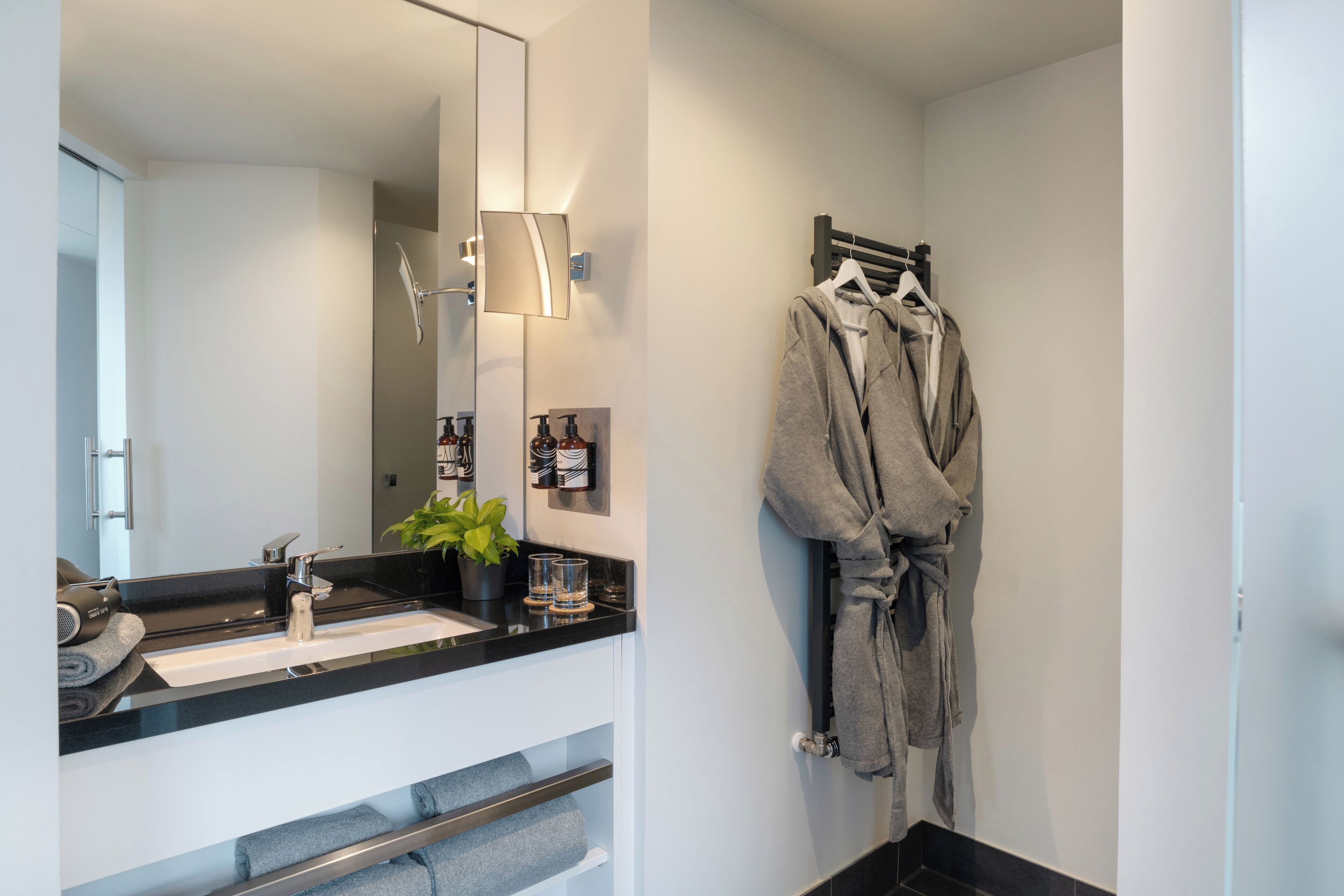 shower, rainfall showerhead, free toiletries, hair dryer