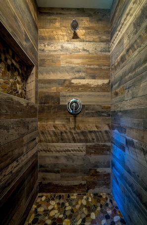 Cabin, 1 King Bed, Refrigerator & Microwave | Bathroom shower. Eagle Cap Chalets
