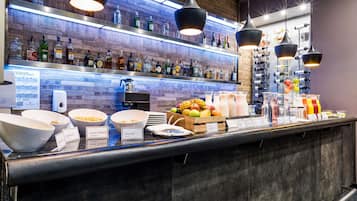 Se ofrece un desayuno bufé todos los días (por un coste adicional)