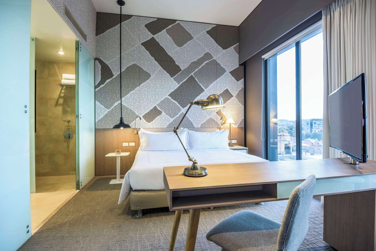 1 chambre, minibar, coffres-forts dans les chambres, bureau