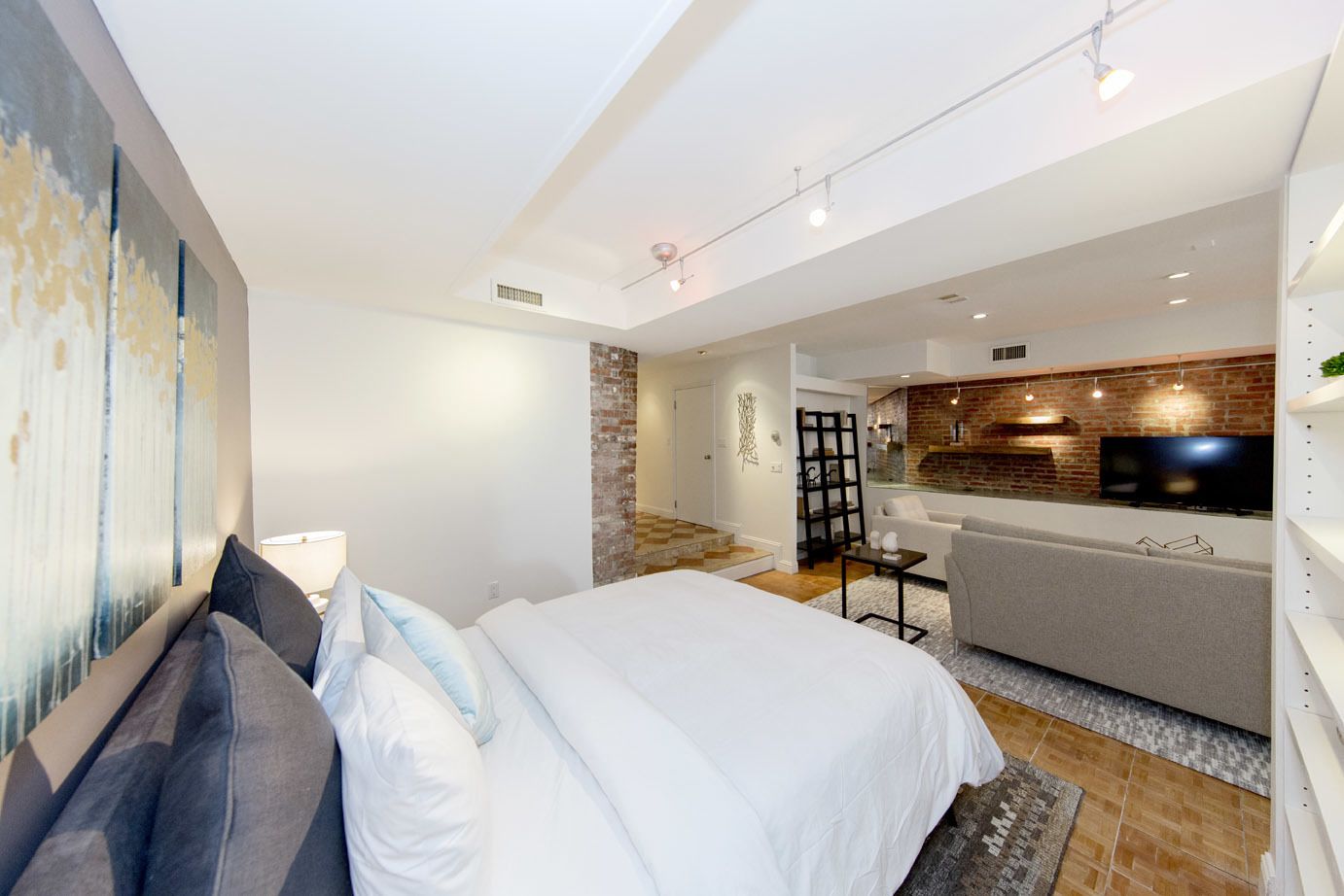 deluxe studio suite | 1 bedroom, in-room safe, desk, laptop workspace