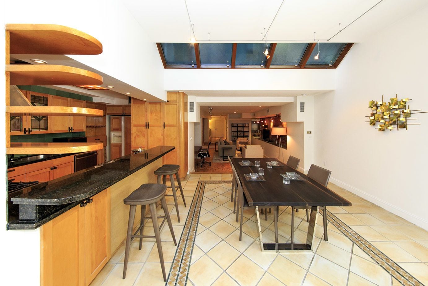 Deluxe Studio Suite | Dining