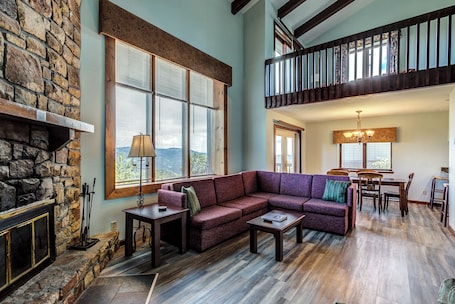 Flat-screen TV, fireplace, DVD player. The Highlands at Sugar