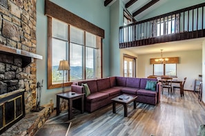 Flat-screen TV, fireplace, DVD player