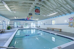 Hồ bơi trong nhà 