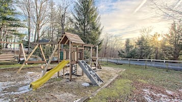 Children’s play area – outdoor