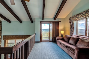 Flat-screen TV, fireplace, DVD player