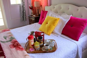 Social Suite | 2 bedrooms, premium bedding, down comforters, pillowtop beds - Rejens Hotel (Portsmouth)