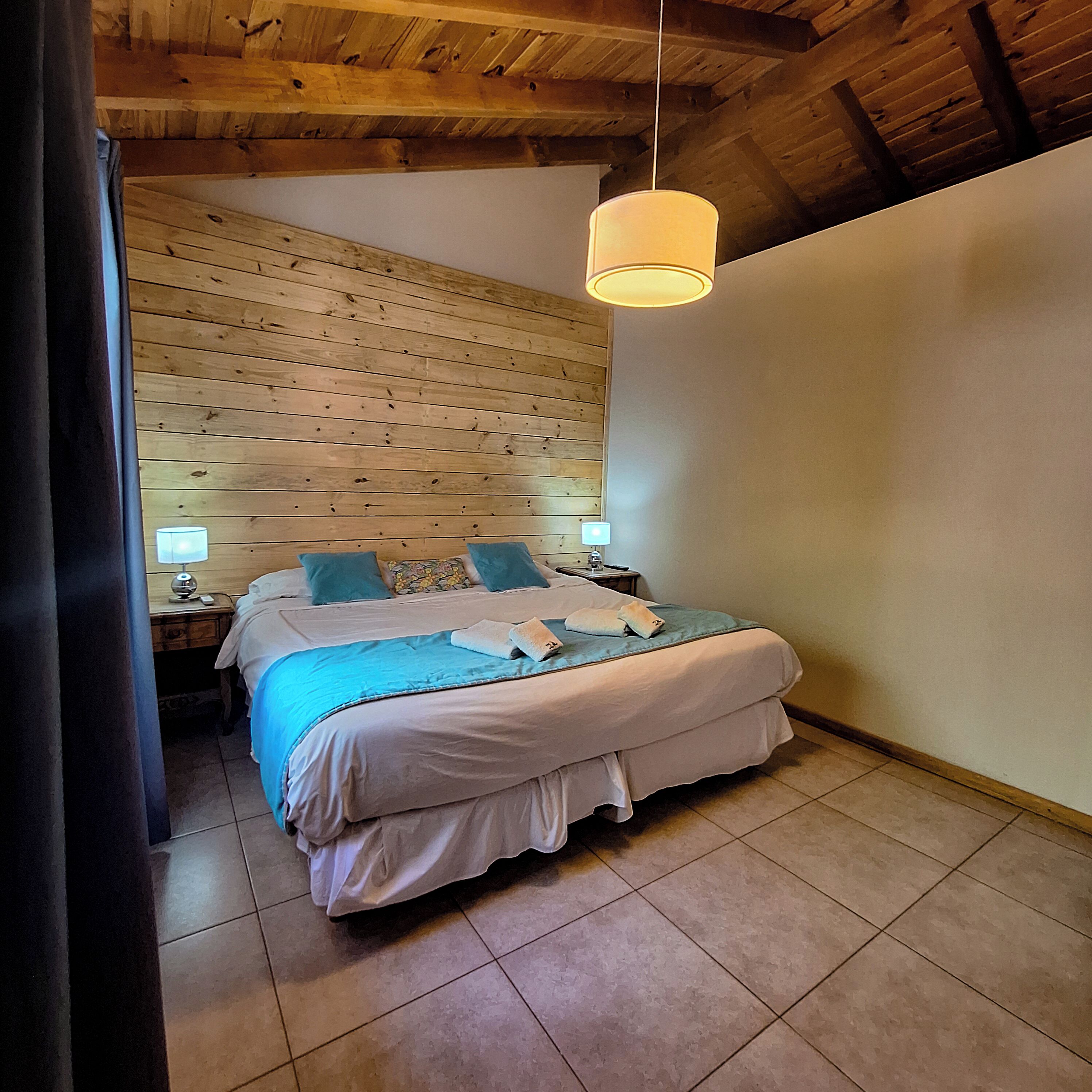 standard double room | minibar, in-room safe, individually decorated, cots/infant beds