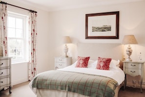 In-room safe, iron/ironing board, cribs/infant beds, rollaway beds - The Royal Oak (Thatcham)