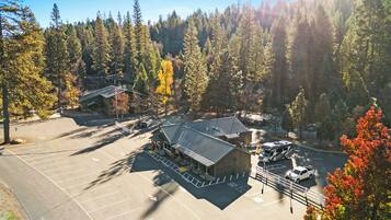 ด้านหน้าที่พัก