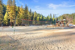 Sports facility - Yosemite Lakes RV Resort (Groveland)