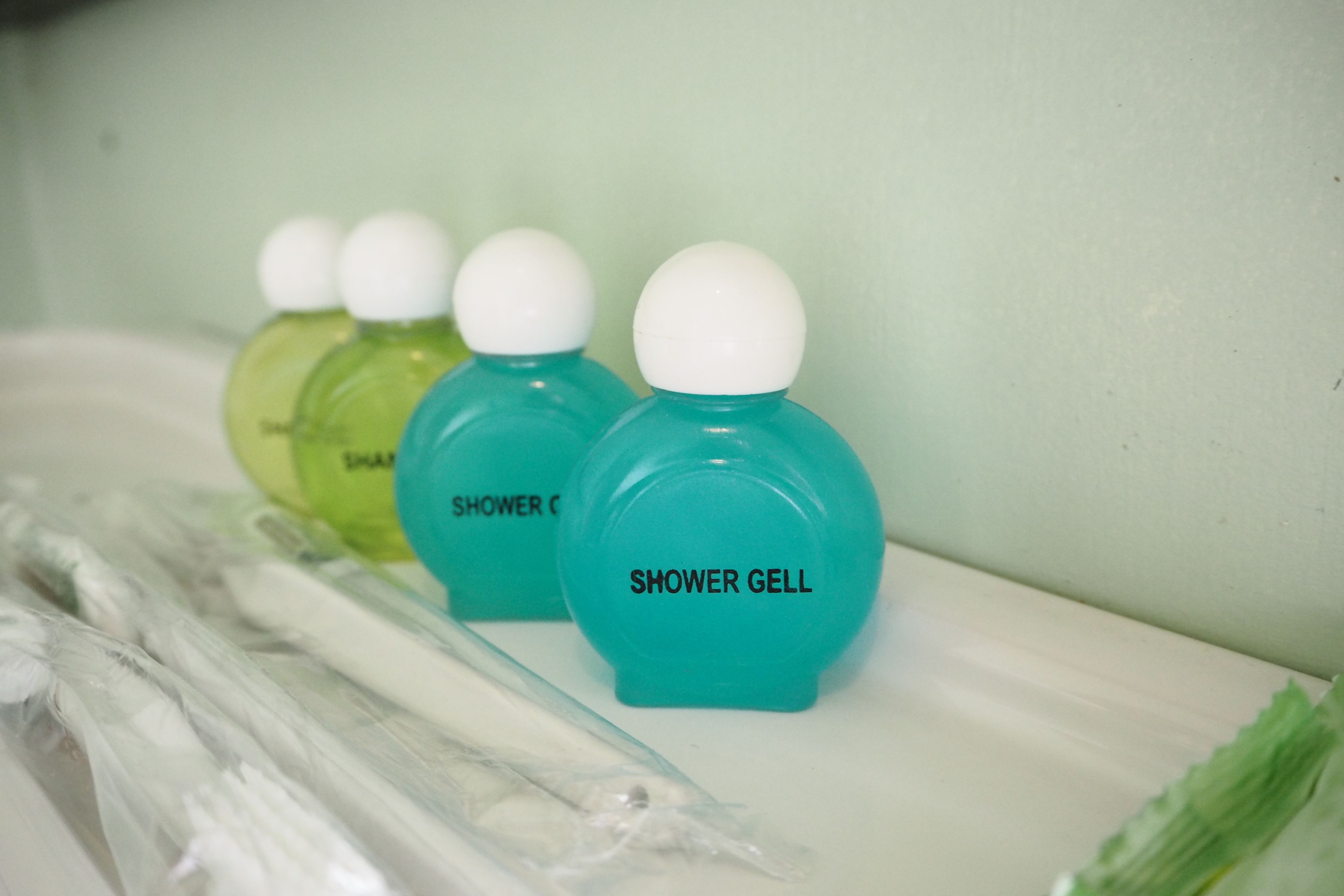 free toiletries, towels